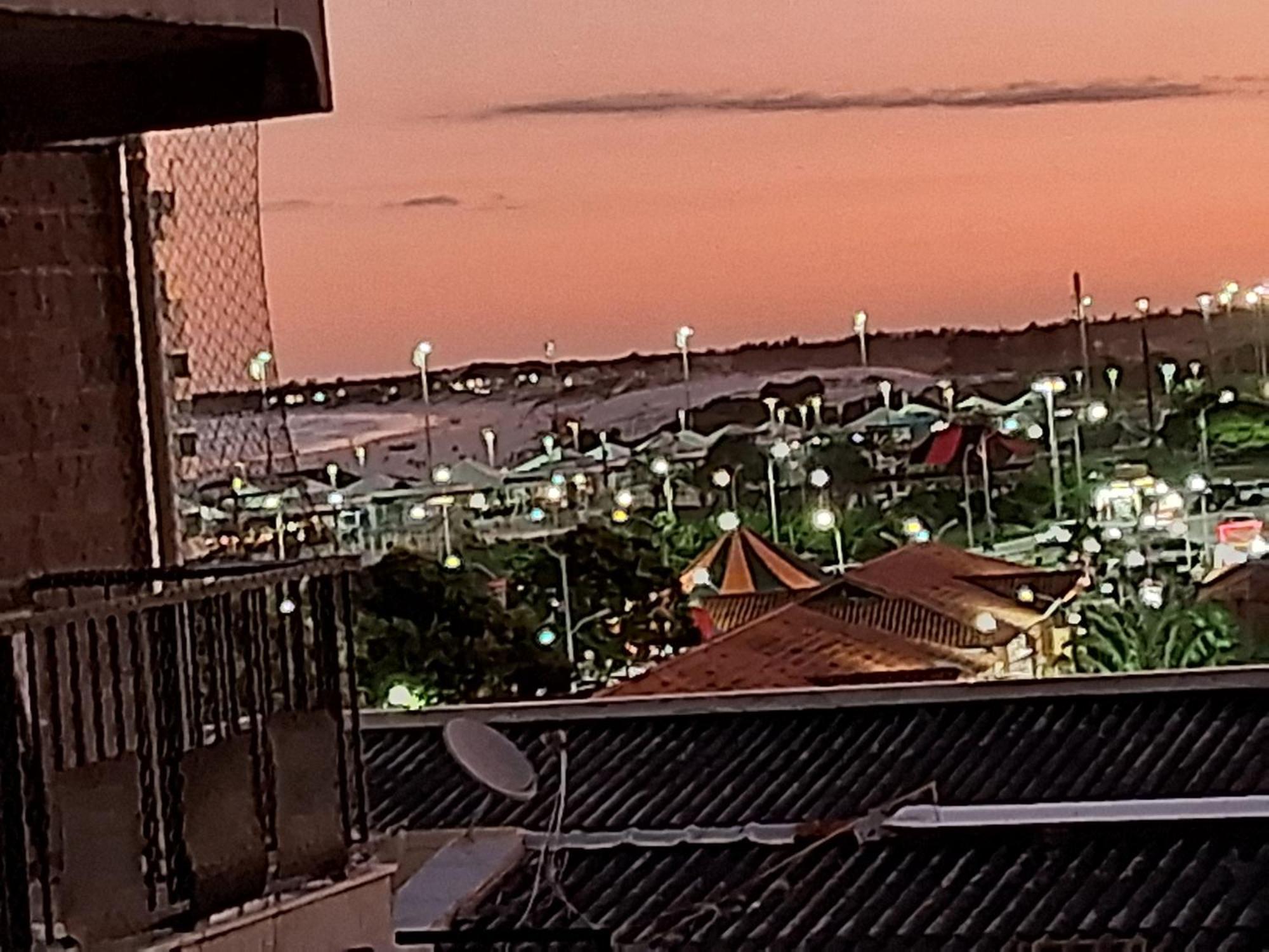 A 50M Da Praia Do Forte Em Cabo Frío Exterior foto